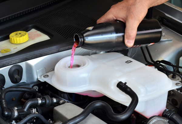 Mazda323: Как заменить охлаждающую жидкость