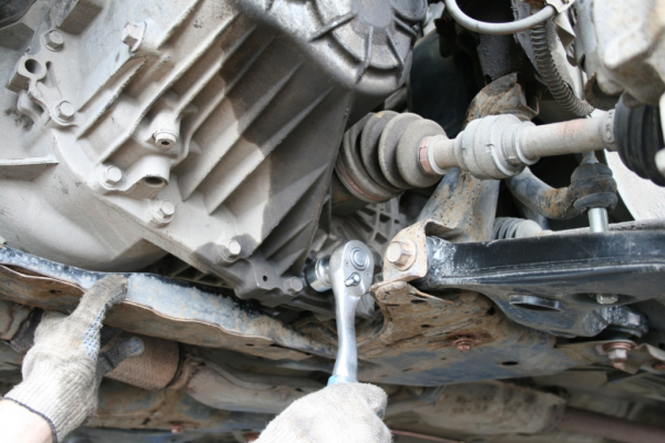 Как заменить масло в двигателе Mitsubishi Outlander 3 своими руками?