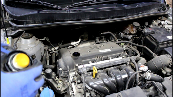 Как заменить масло в двигателе Hyundai Solaris своими руками