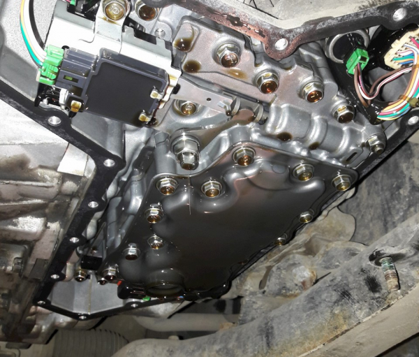 Как заменить масло в автоматической коробке передач Nissan Murano Z51 вручную?