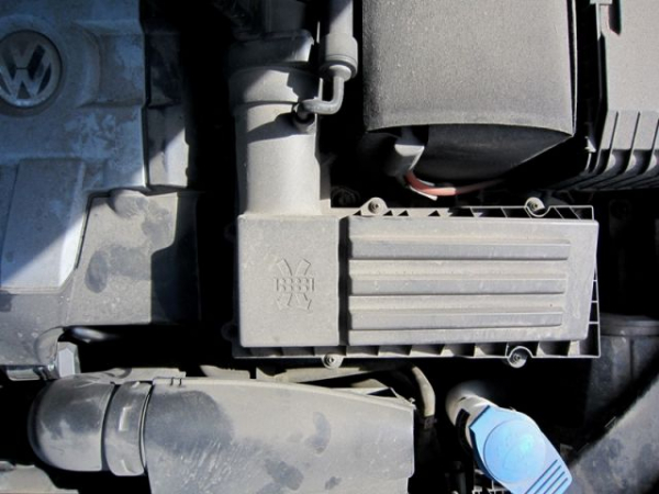 Как вручную заменить воздушный фильтр на VW Tiguan 1.4 и 2.0?