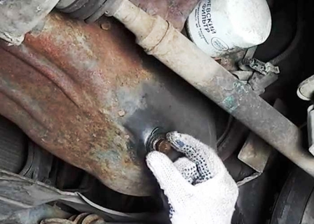 Как заменить масло в двигателе Лада Калина своими руками?