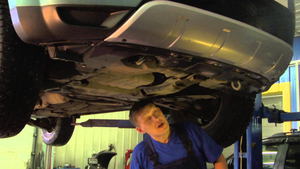 Как заменить масло в двигателе Mitsubishi Outlander 3 своими руками?
