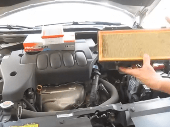 Как заменить воздушный фильтр на Nissan Note своими руками?