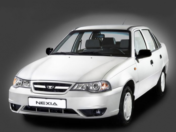 Как вручную заменить воздушный фильтр на автомобиле Daewoo Nexia?