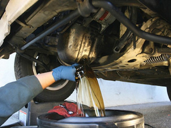 Как заменить масло в двигателе УАЗ Патриот своими руками?