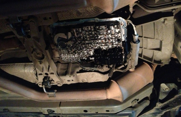 Как самостоятельно заменить масло в автоматической коробке передач Ford Explorer?